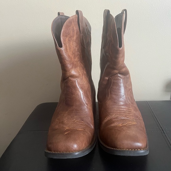 Men's Brown Western Boots - Picture 4 of 11